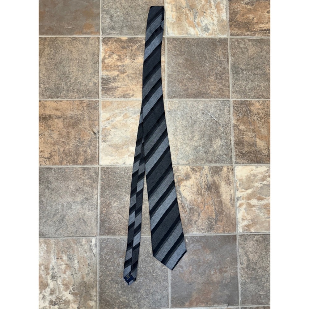 Club Room Mens Grey Black Diagonal Striped Polyester Necktie RN121148